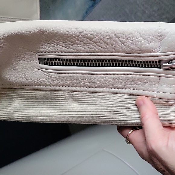 NWT! Ugg Leather Jacket Size large - Picture 6 of 9